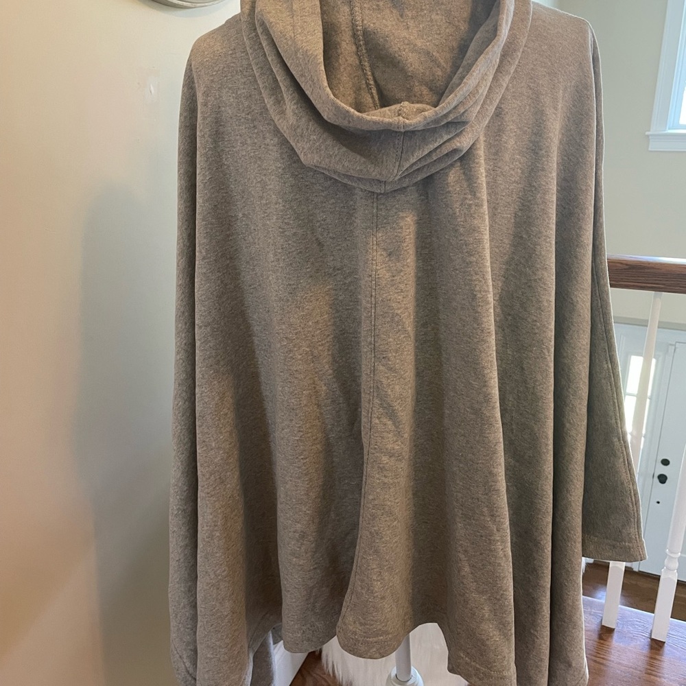 Martha’s Vineyard hoodie/cape